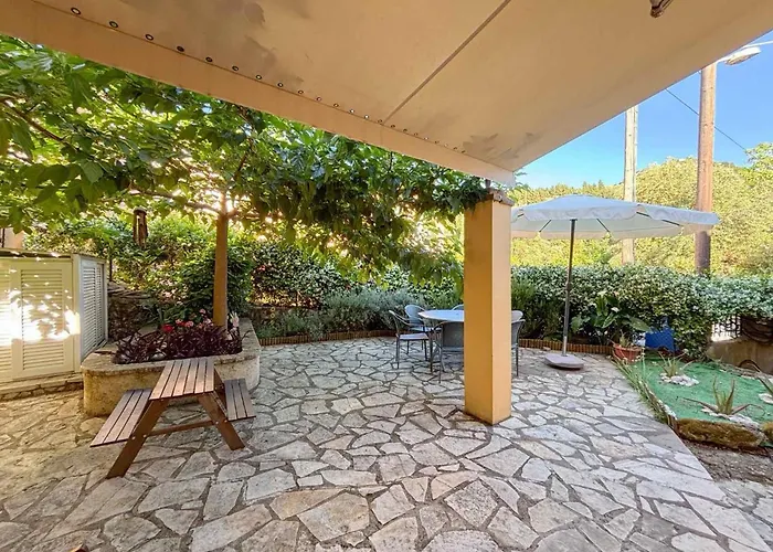 בית נופש Ourano -gastouri Village Center *