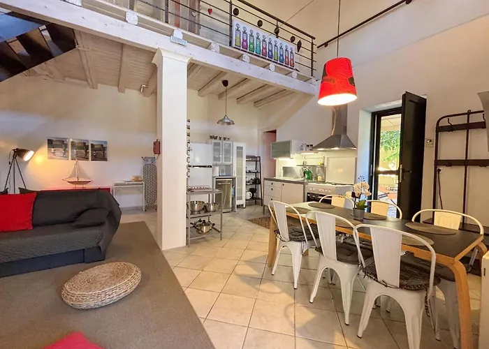 Ourano -gastouri Village Center בית נופש *
